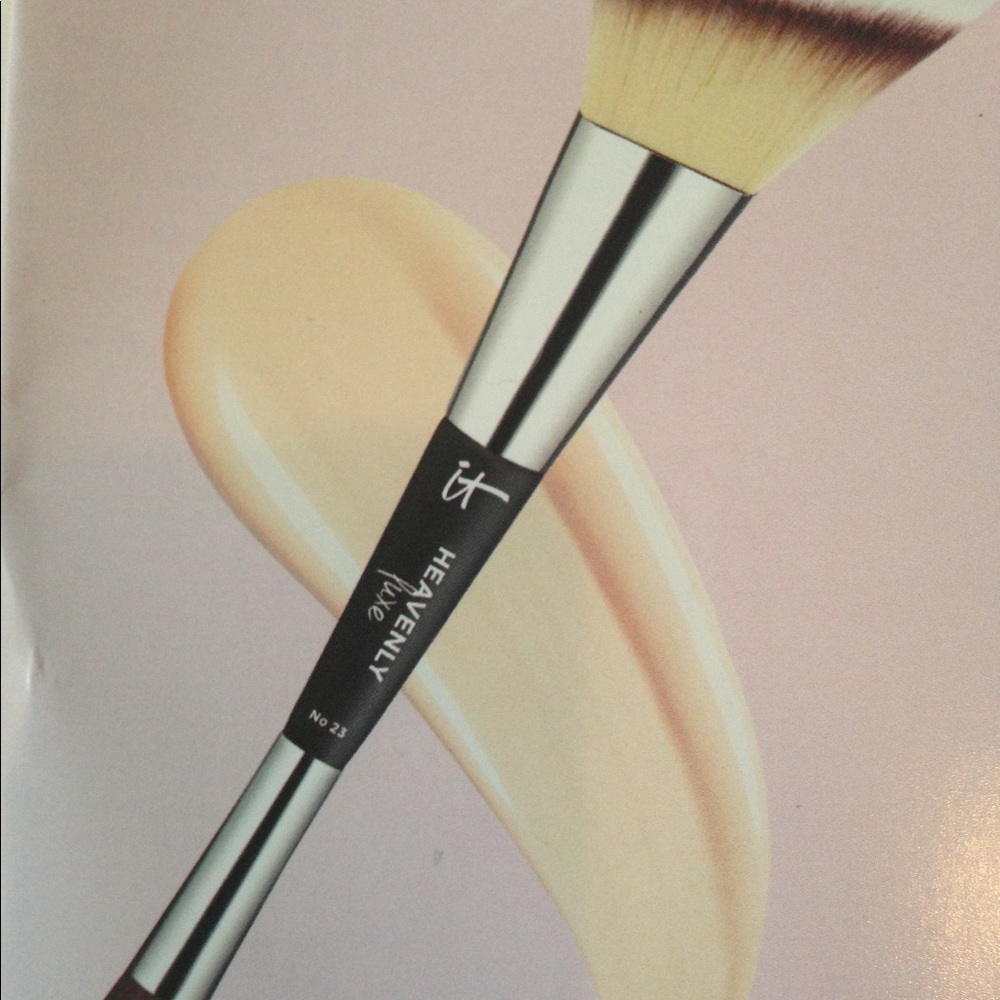 IT Cosmetics NIB Heavenly Luxe Brush